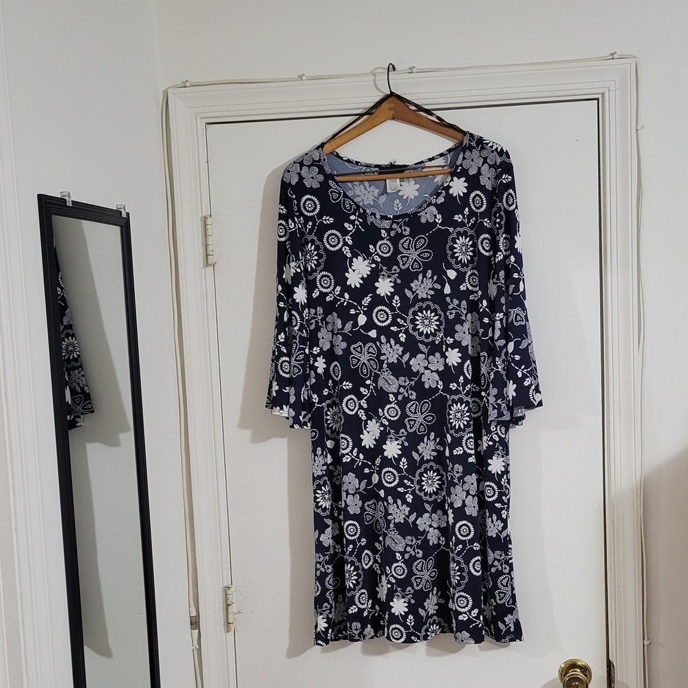 Espresso Navy Floral Long Sleeve Dress